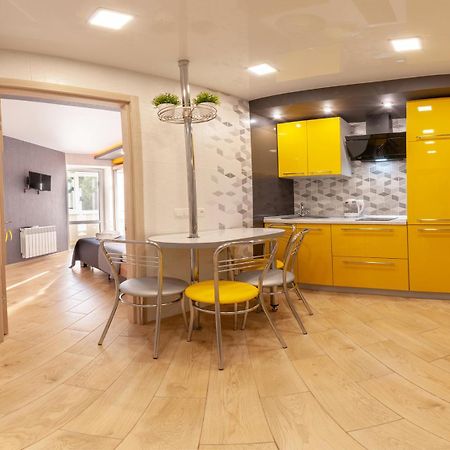 Yellow Loft Luxury Apartments With 2 Bedrooms ポルタヴァ エクステリア 写真